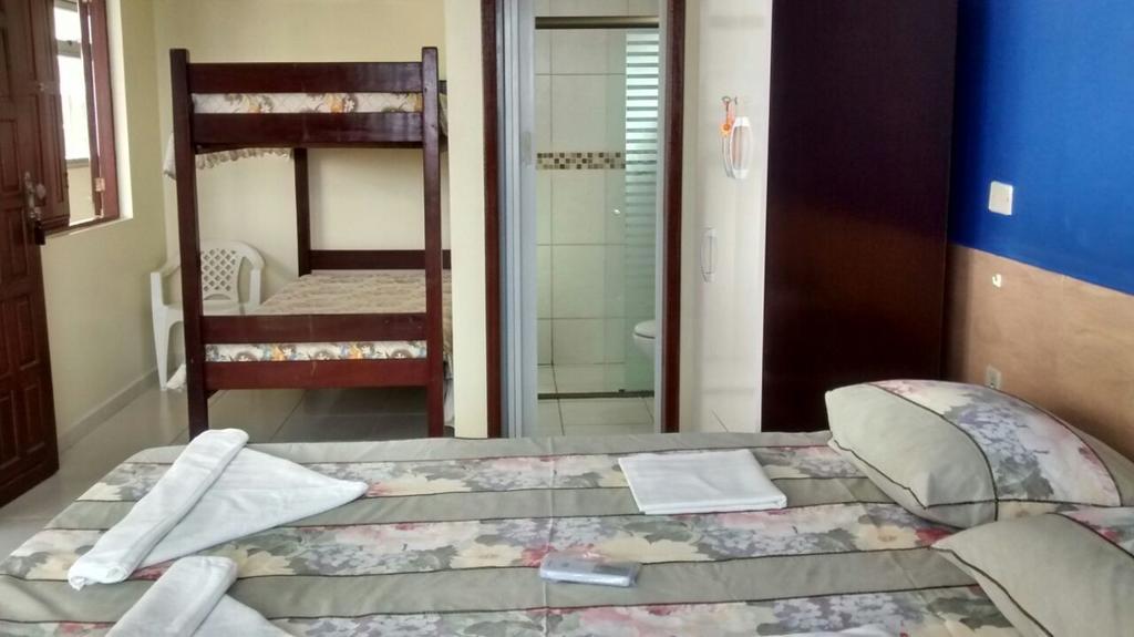 Triple Room Bathroom,142063119:JPEG